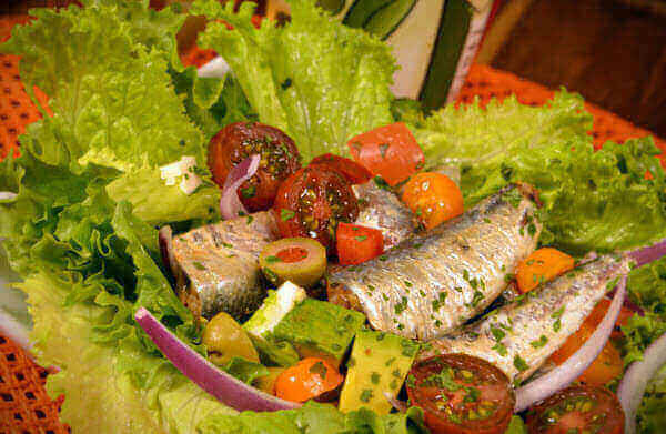 cenas saludables - ensalada de sardinas